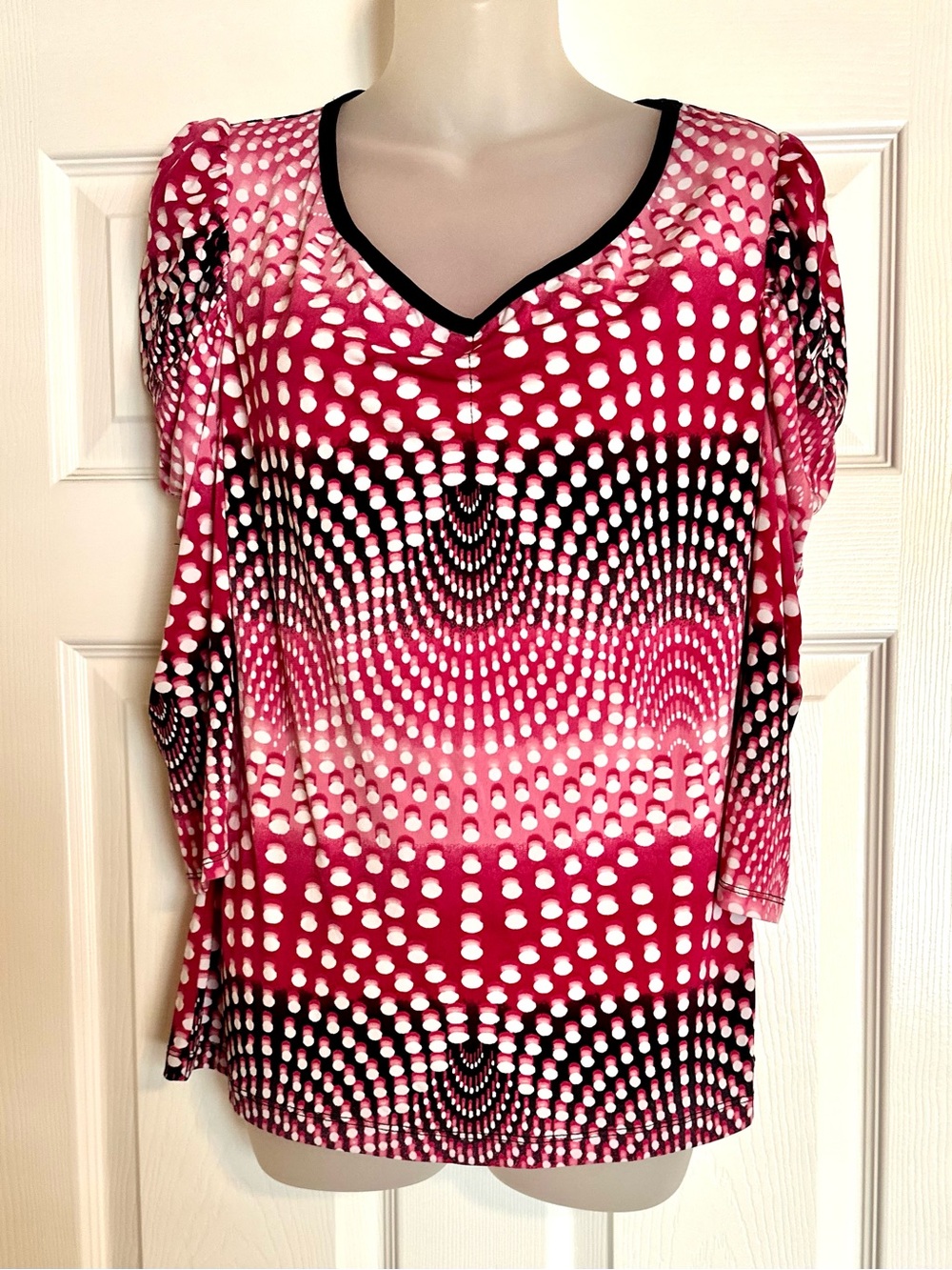Worthington Pink Dot-Print V-Neck Long Sleeve Tee with Black Trim